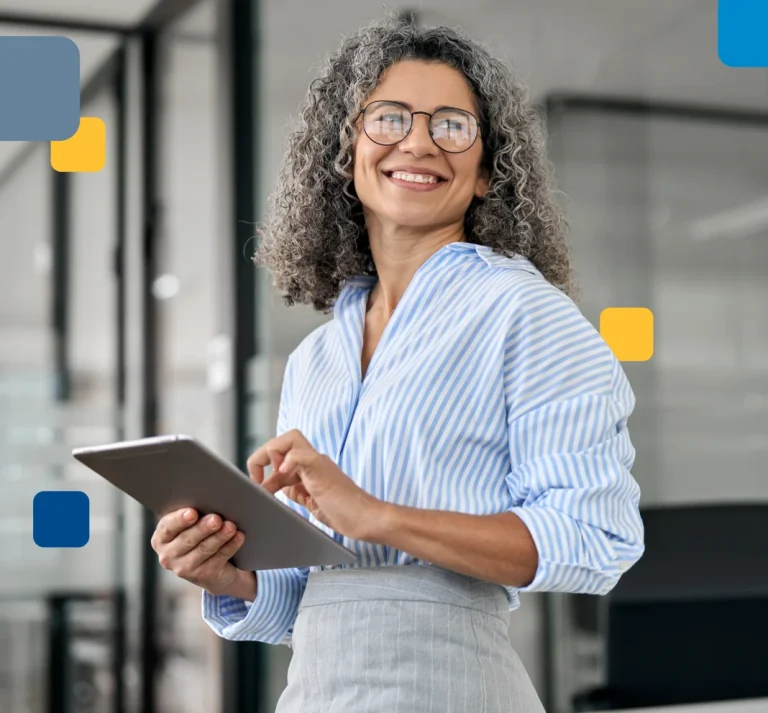 Mujer ejecutiva sonriendo